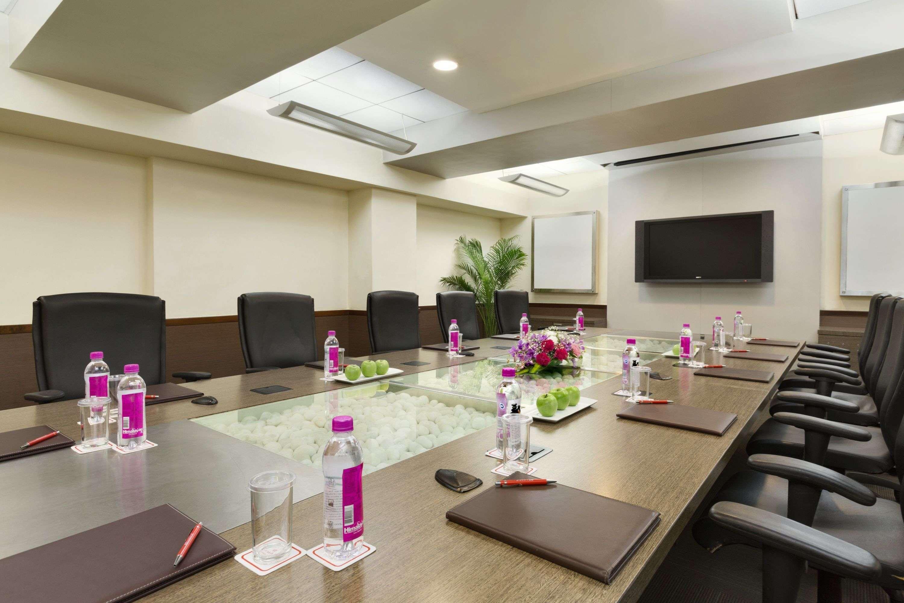 Ramada Egmore Hotel 5*