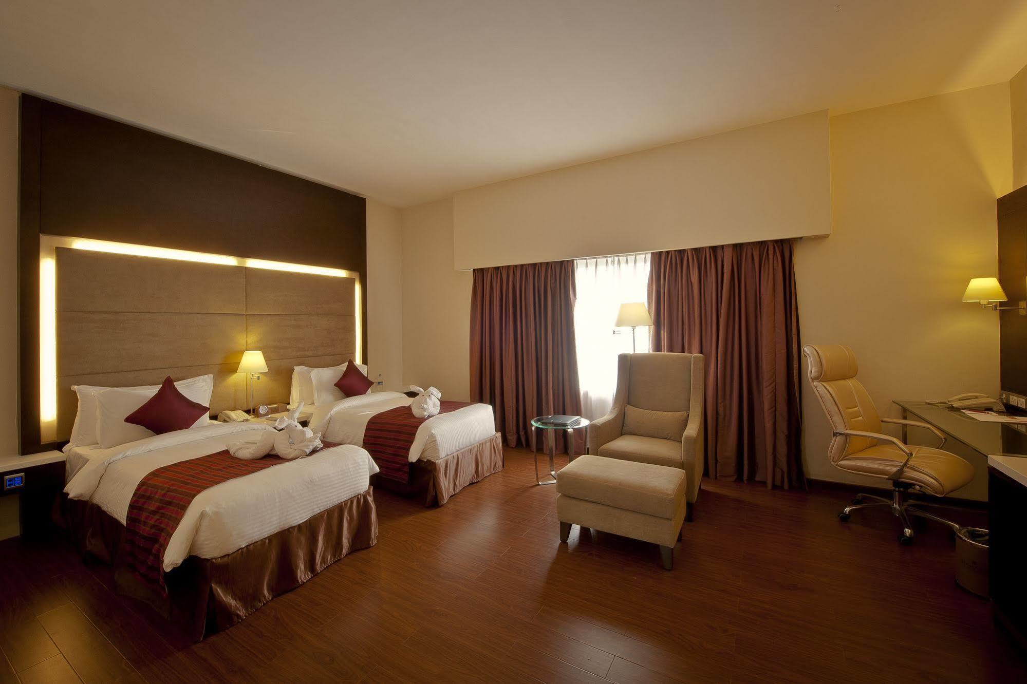 Ramada Egmore 5*